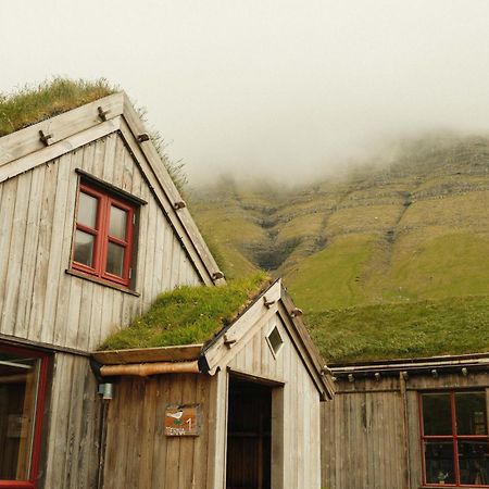 Mulafossur Cottages By Famous Waterfall In Gasadalur Luaran gambar