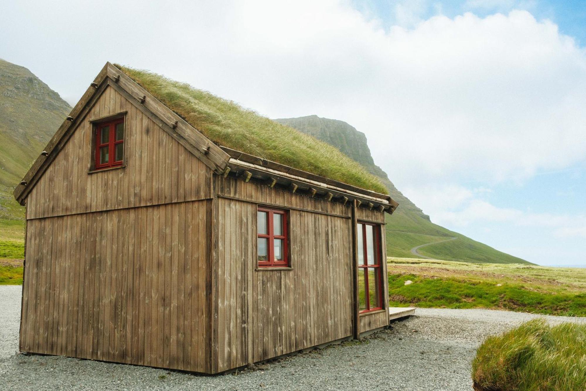 Mulafossur Cottages By Famous Waterfall In Gasadalur Luaran gambar