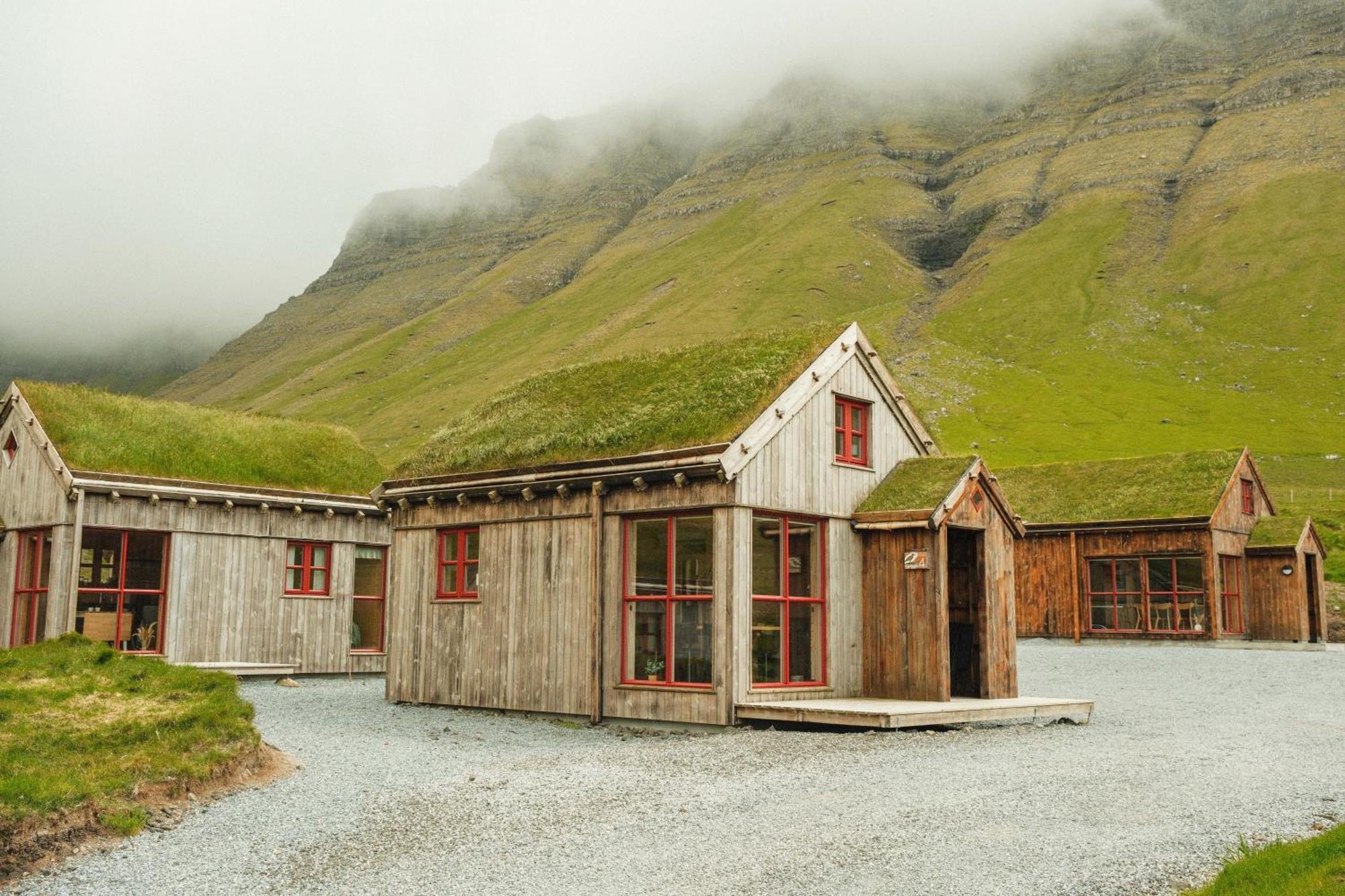 Mulafossur Cottages By Famous Waterfall In Gasadalur Luaran gambar