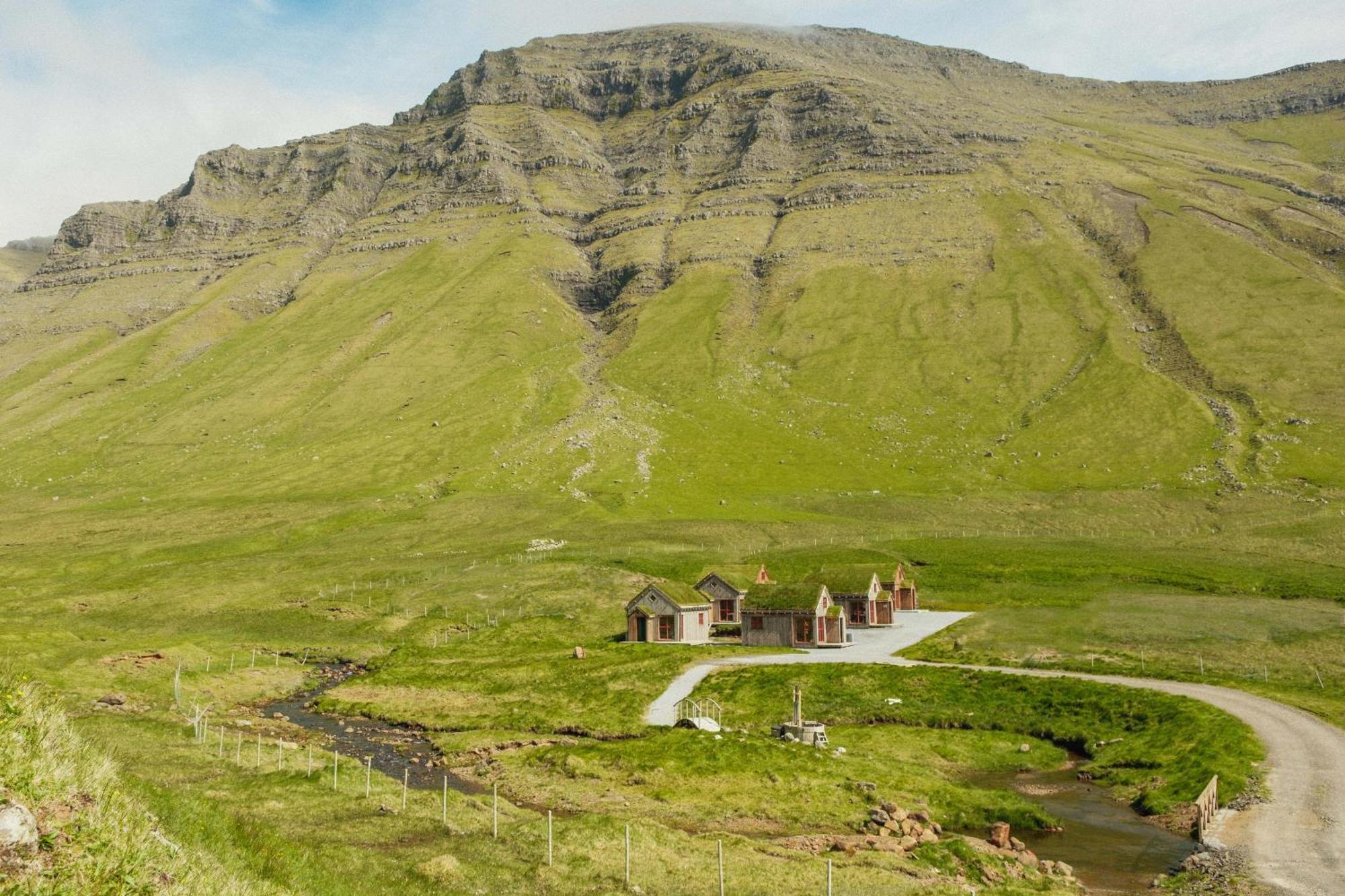 Mulafossur Cottages By Famous Waterfall In Gasadalur Luaran gambar