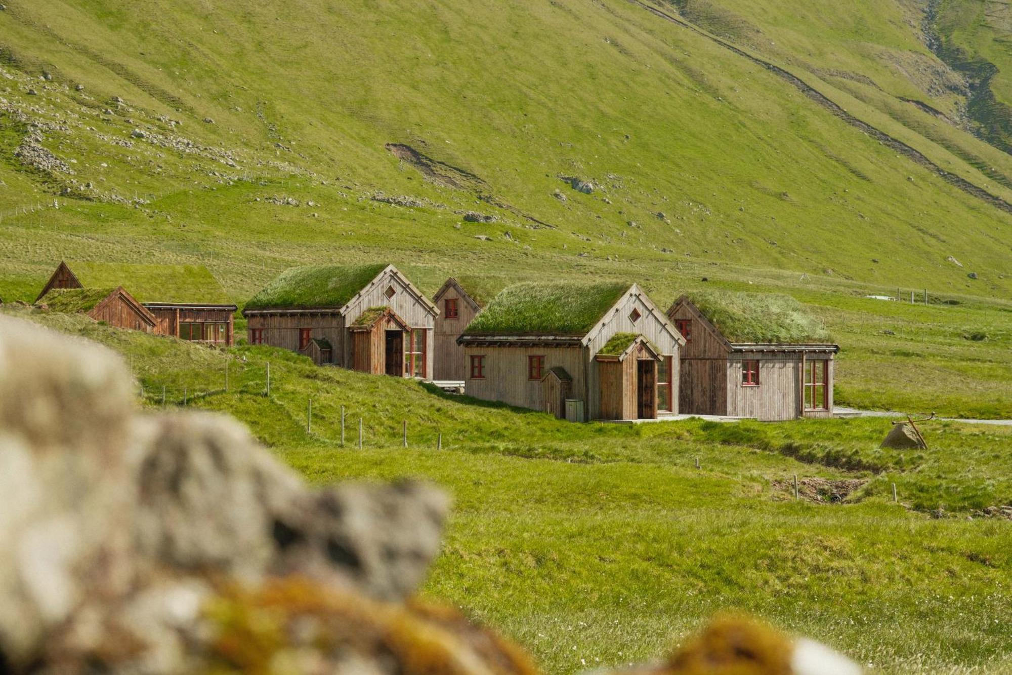 Mulafossur Cottages By Famous Waterfall In Gasadalur Luaran gambar