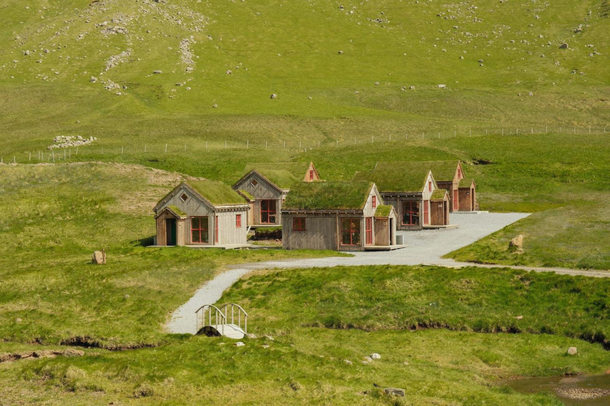 Mulafossur Cottages By Famous Waterfall In Gasadalur Luaran gambar