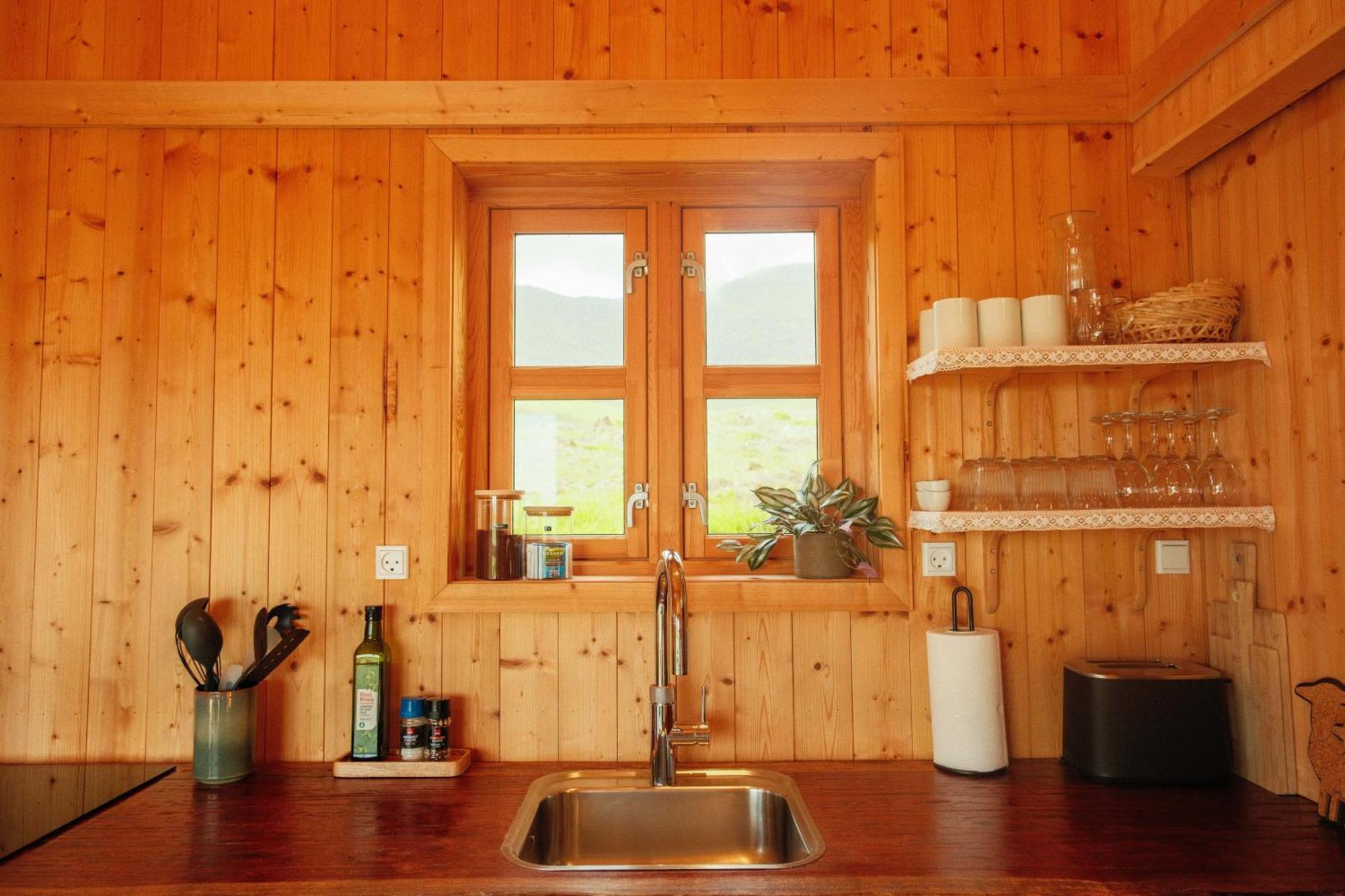 Mulafossur Cottages By Famous Waterfall In Gasadalur Luaran gambar