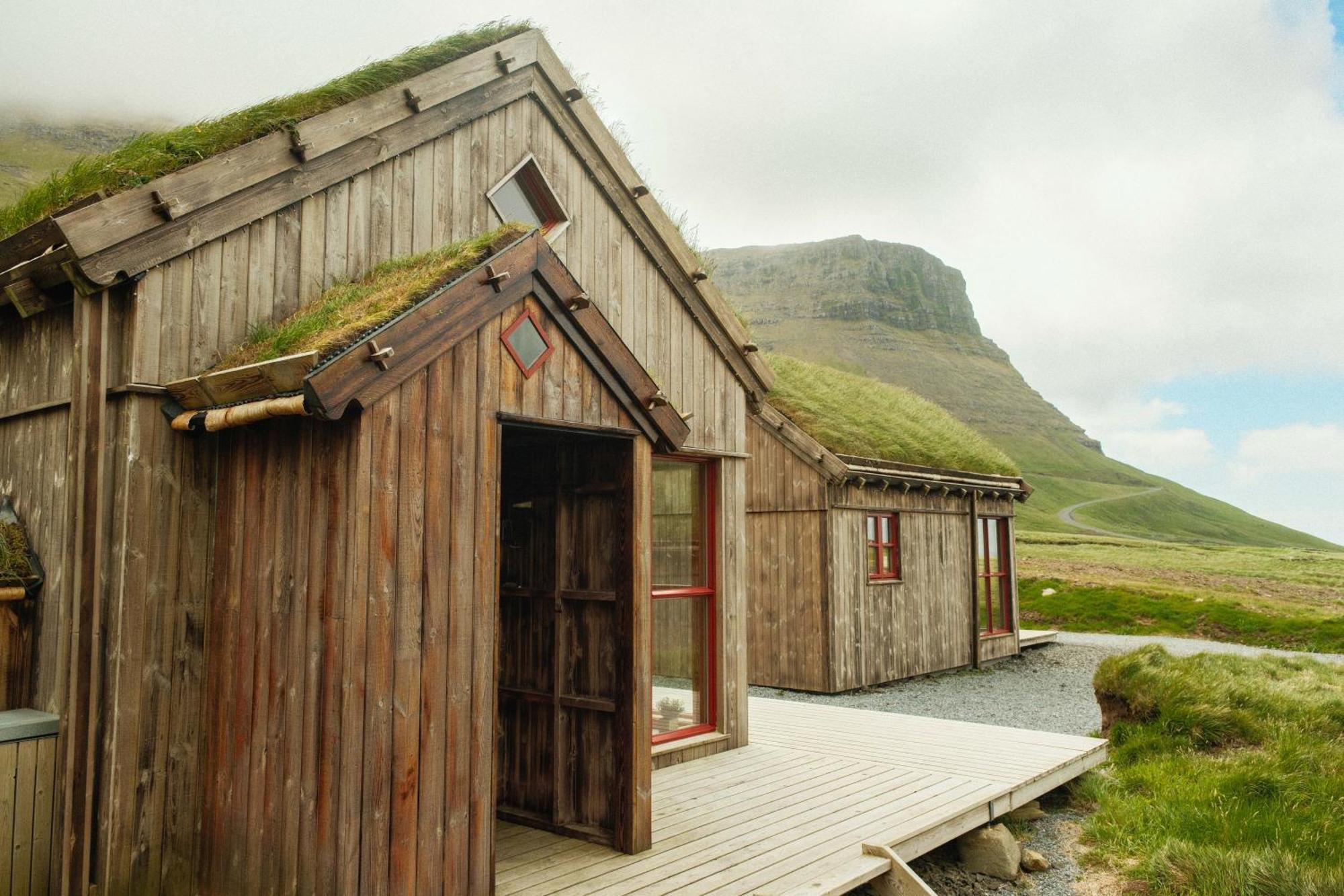 Mulafossur Cottages By Famous Waterfall In Gasadalur Luaran gambar